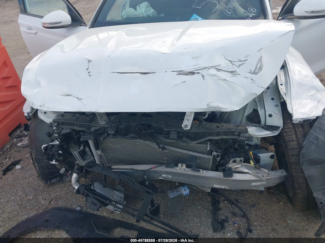 2023 GENESIS G70 2.0T RWD · 6/10