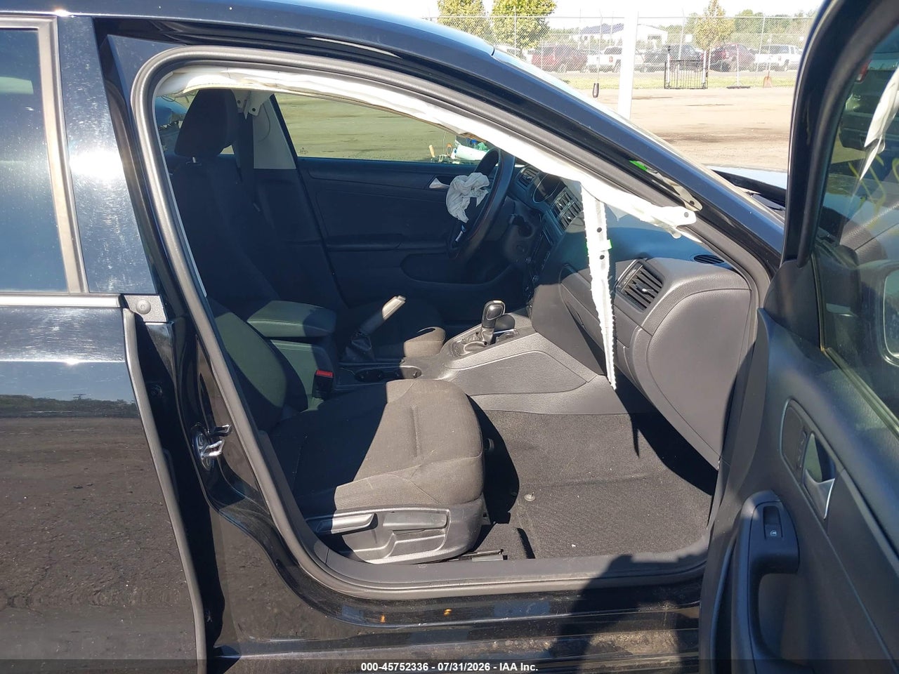 2015 VOLKSWAGEN JETTA 2.0L S · 5/11