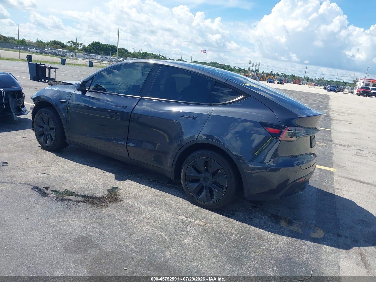 2024 TESLA MODEL Y   · 3/9