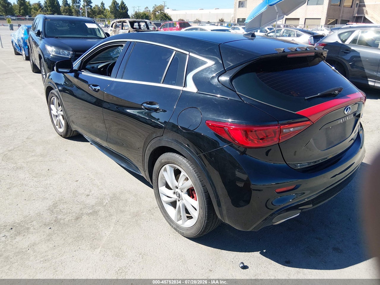 2018 INFINITI QX30 LUXURY · 3/11