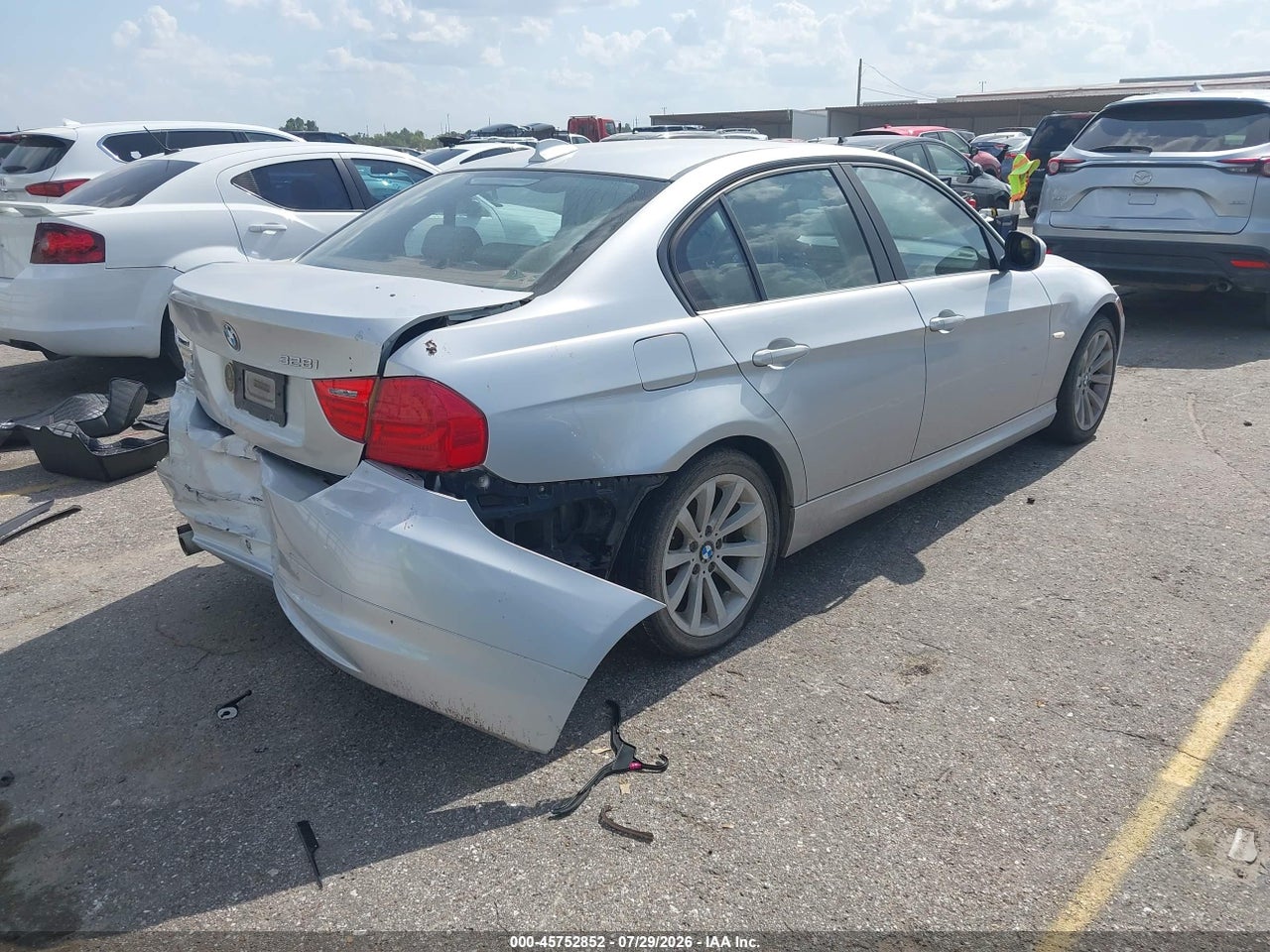 2011 BMW 328I · 4/11