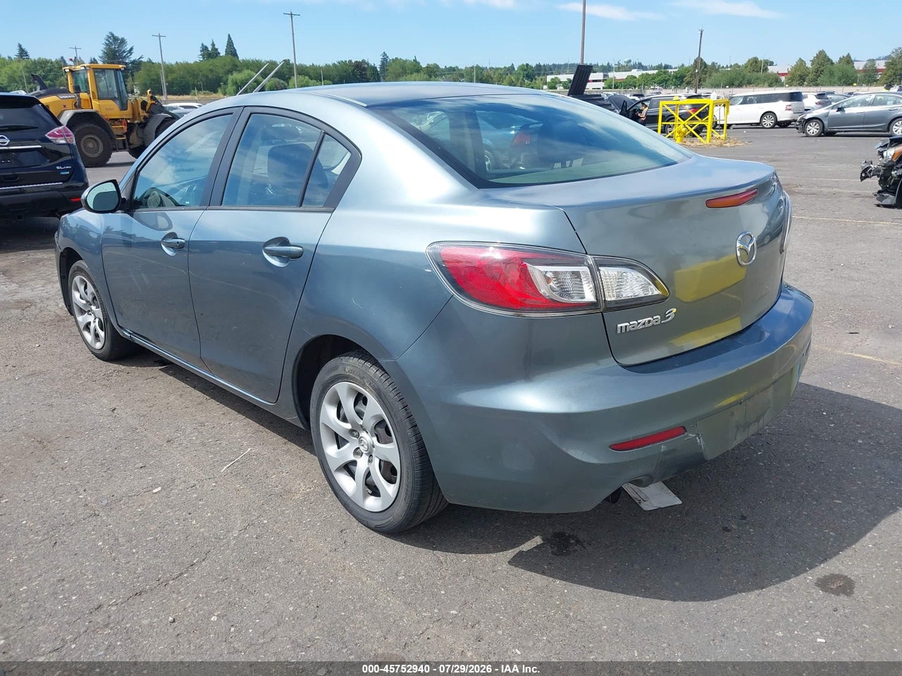 2013 MAZDA MAZDA3 I SV · 3/10
