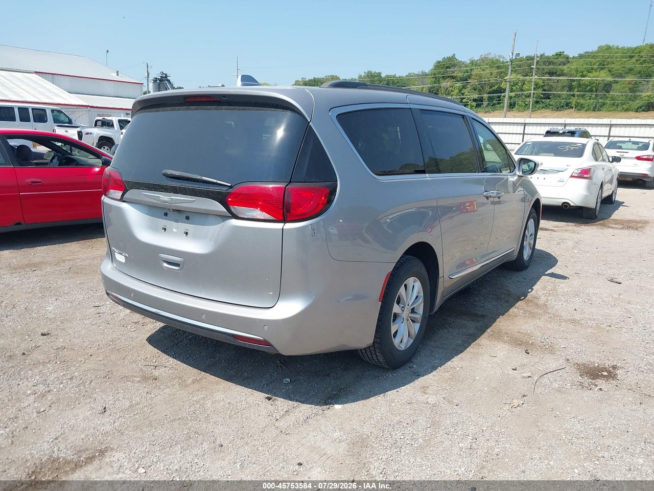 2017 CHRYSLER PACIFICA TOURING-L · 4/11