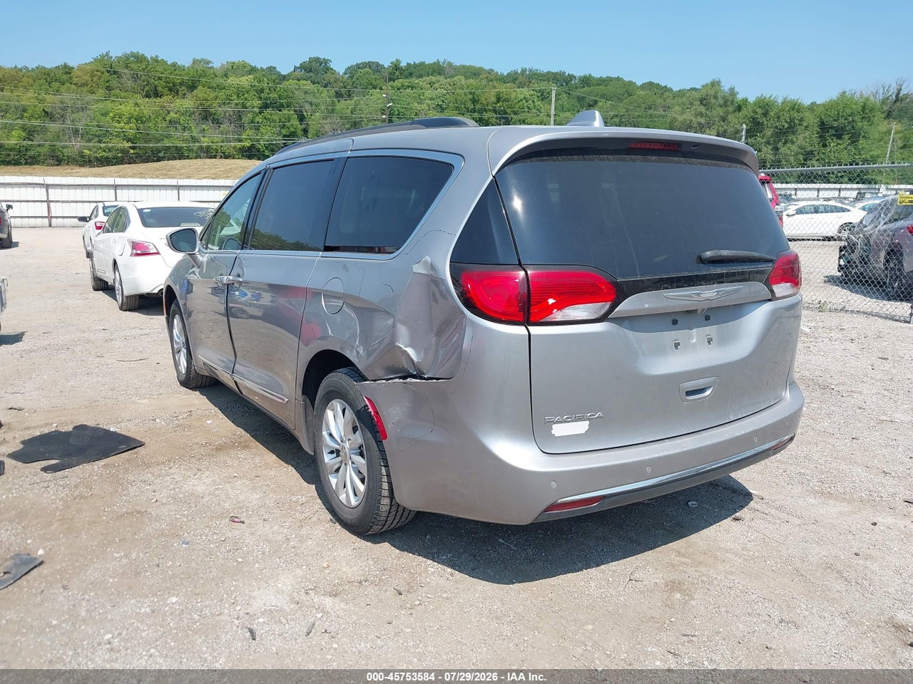 2017 CHRYSLER PACIFICA TOURING-L · 3/11
