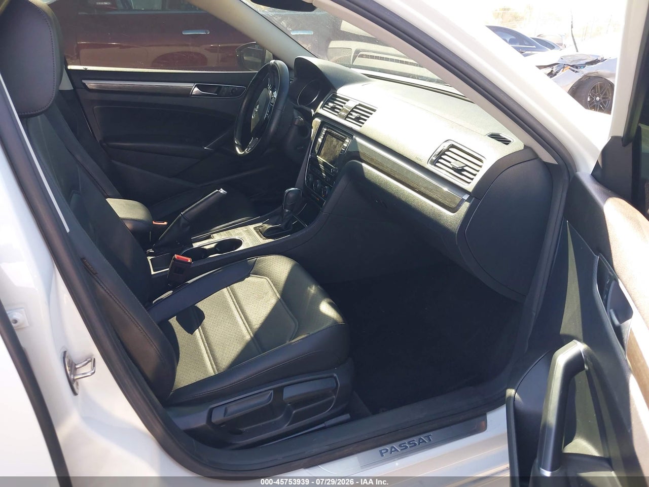 2018 VOLKSWAGEN PASSAT 2.0T SE · 5/11
