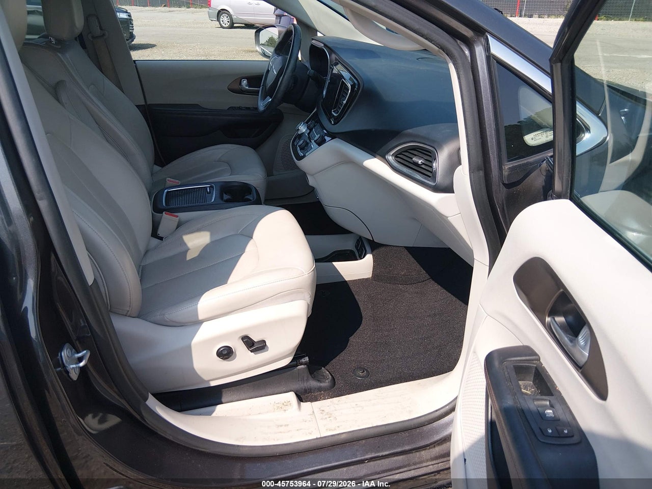 2017 CHRYSLER PACIFICA TOURING-L PLUS · 5/11