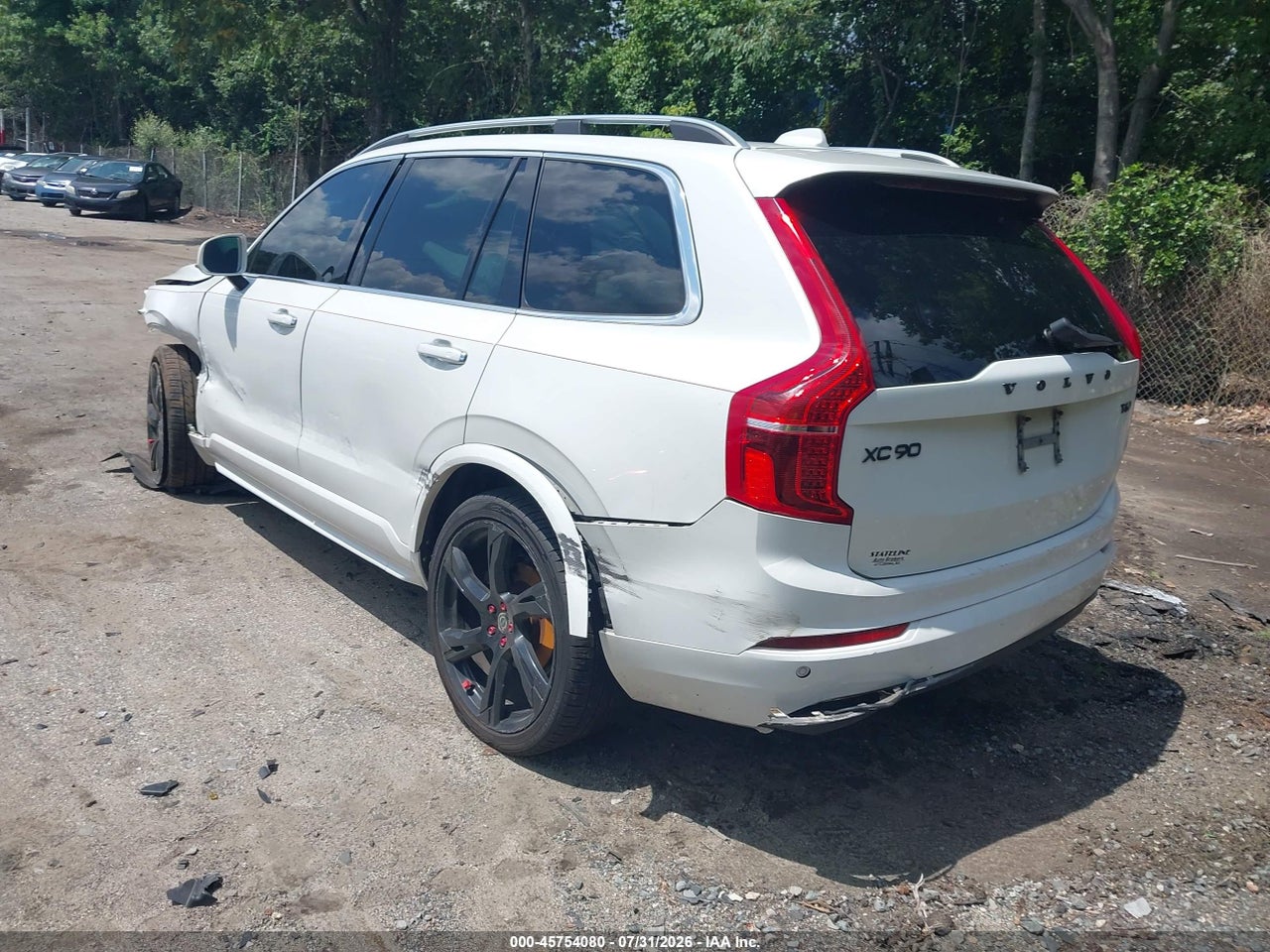 2016 VOLVO XC90 T6 MOMENTUM · 3/11
