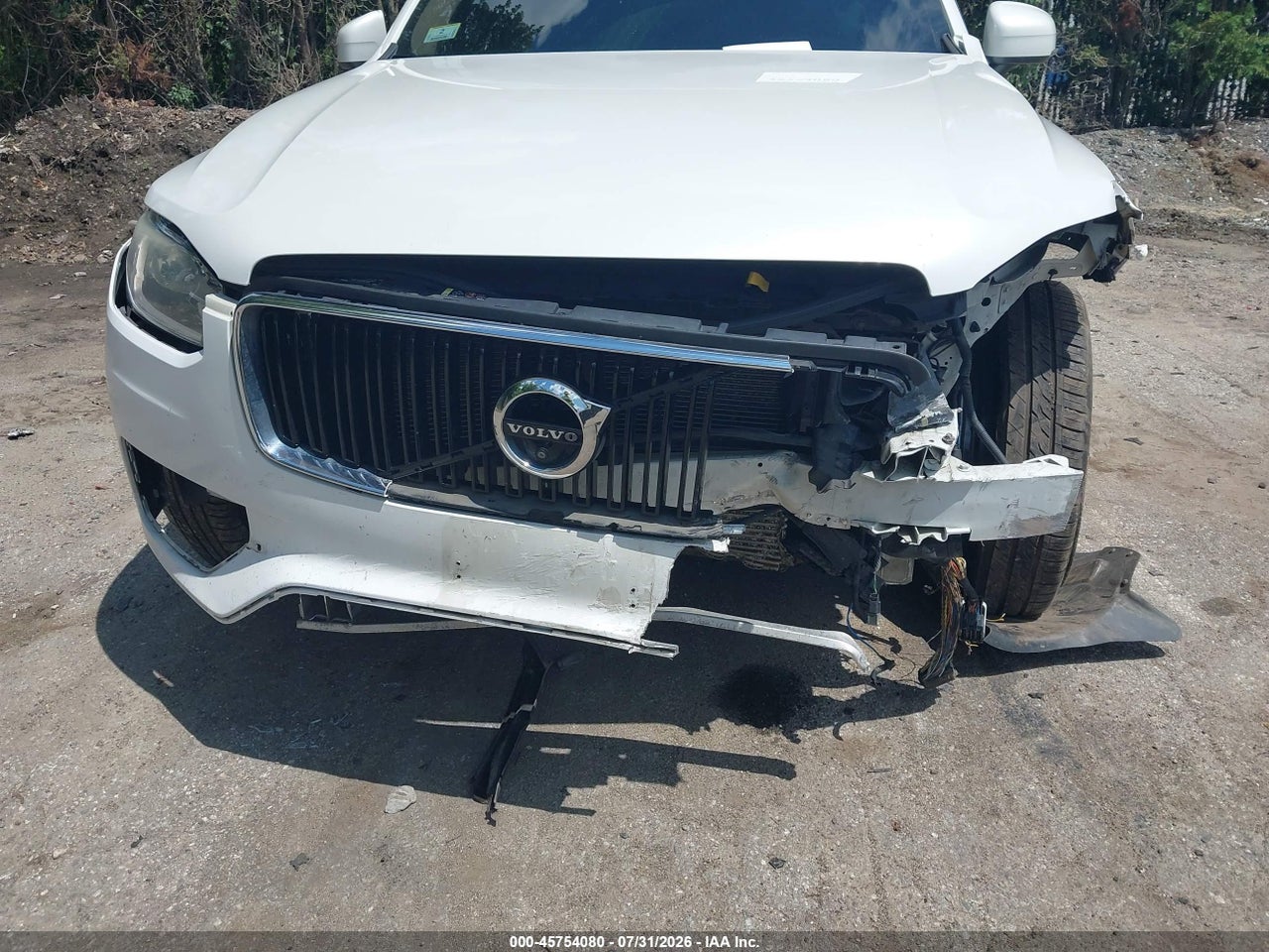 2016 VOLVO XC90 T6 MOMENTUM · 6/11