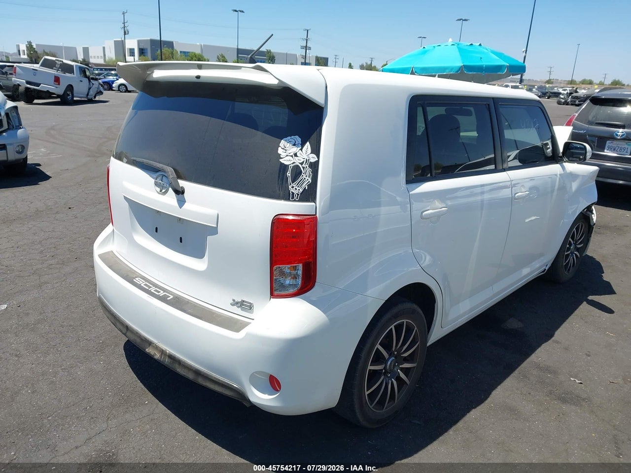 2015 SCION XB · 4/11
