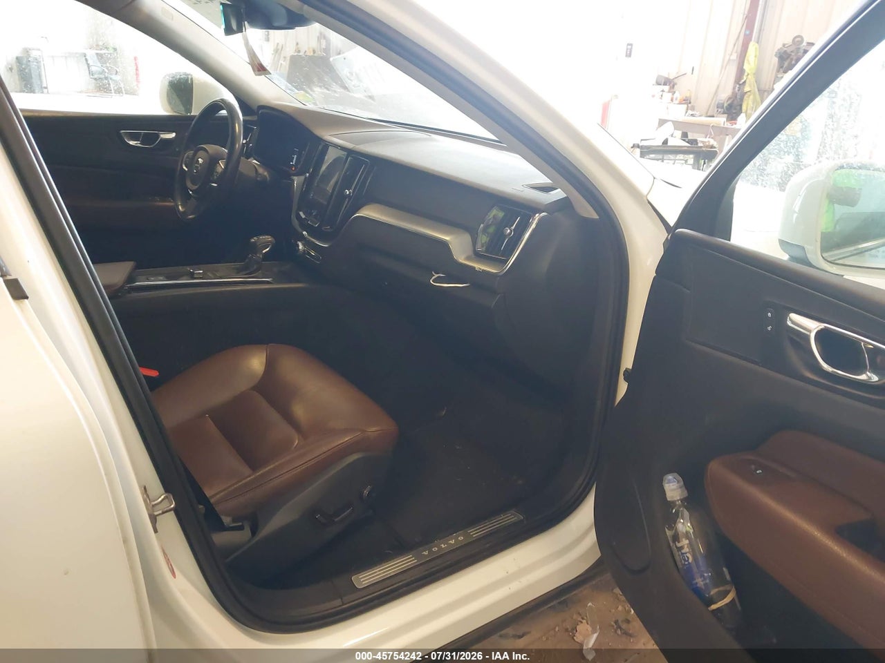 2018 VOLVO XC60 T5 MOMENTUM · 5/11