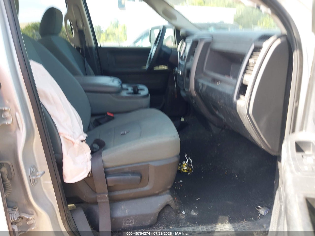 2017 RAM 1500 EXPRESS  4X4 6'4 BOX · 5/11