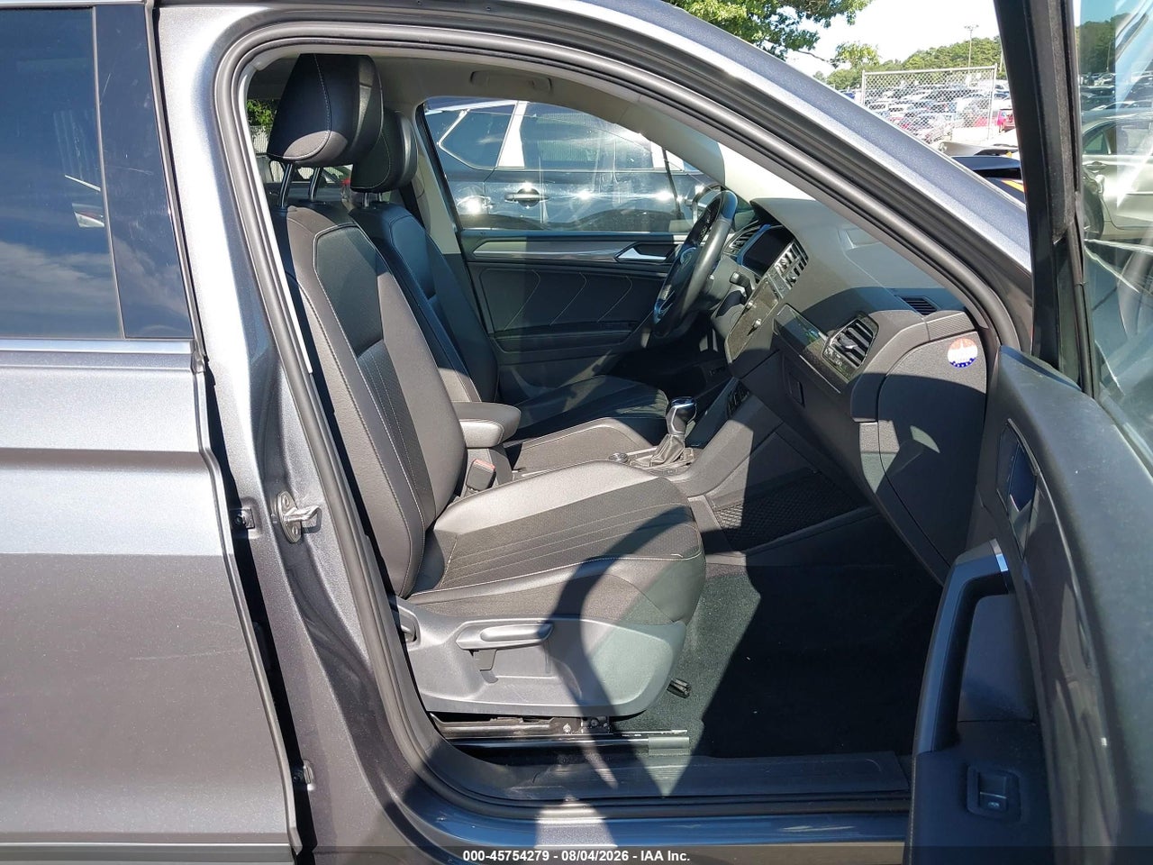2022 VOLKSWAGEN TIGUAN 2.0T SE · 5/10