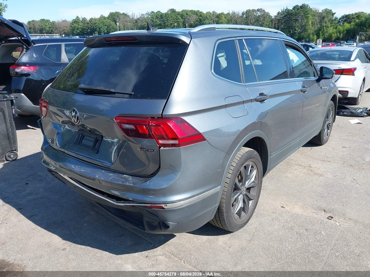 2022 VOLKSWAGEN TIGUAN 2.0T SE · 4/10