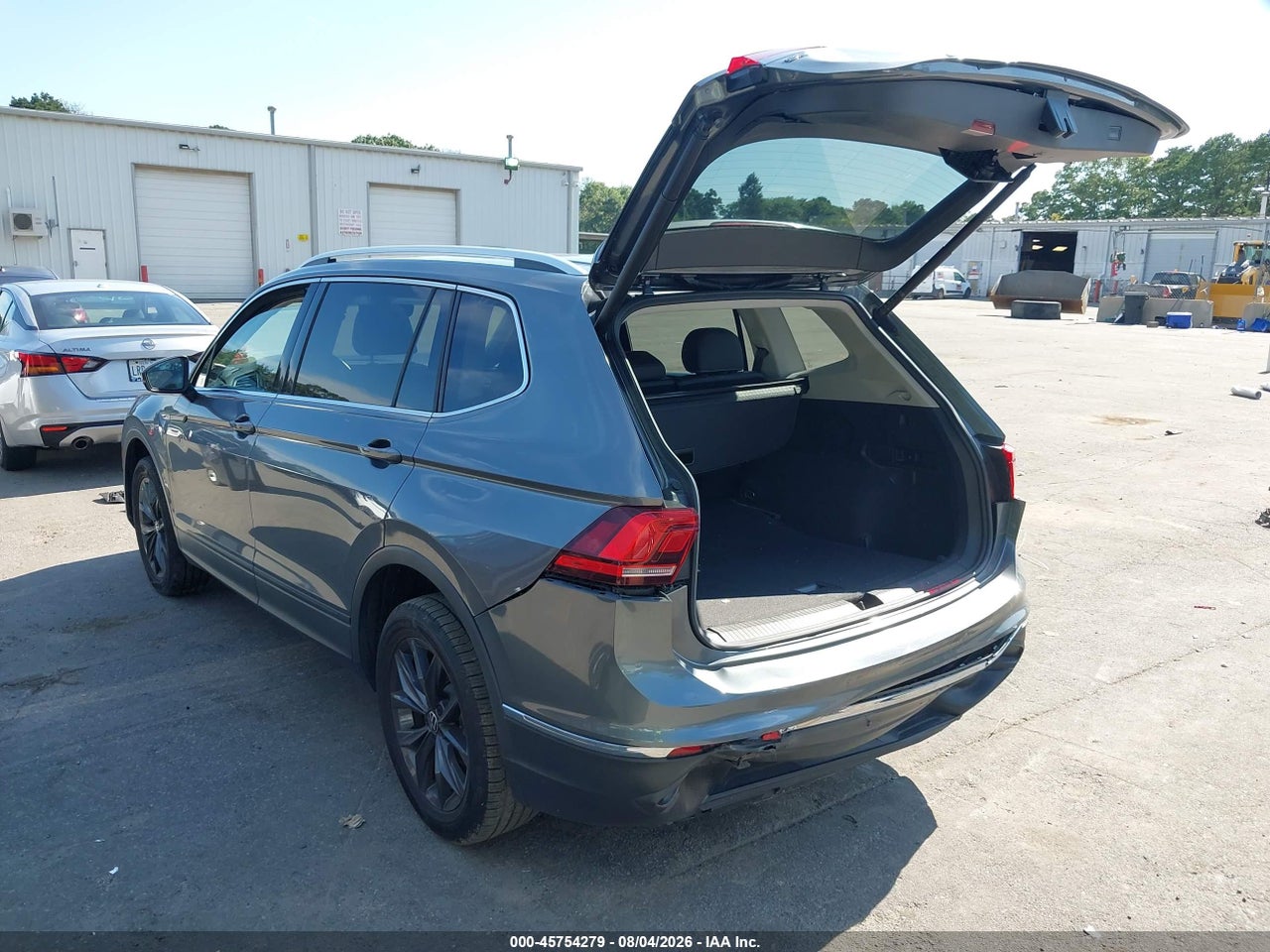 2022 VOLKSWAGEN TIGUAN 2.0T SE · 3/10
