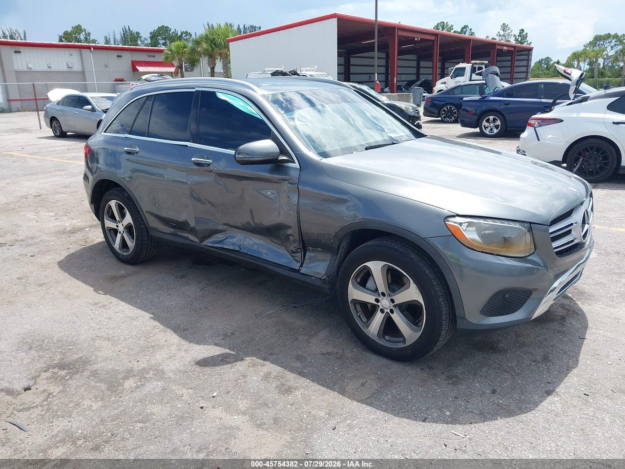 WDC0G4JB3GF****** · 2016 MERCEDES-BENZ GLC 300
