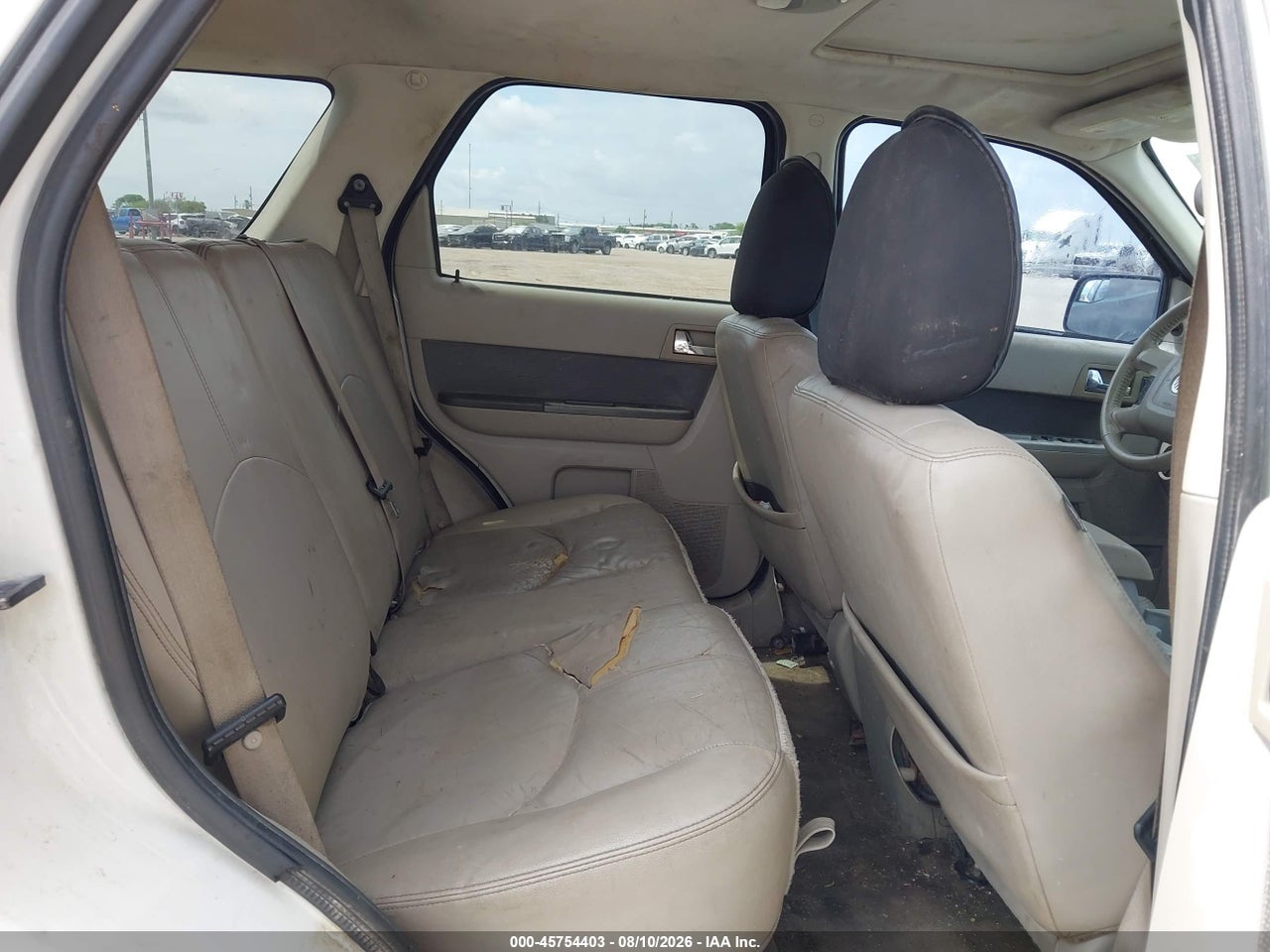 4M2CN8BG4AK****** · 2010 MERCURY MARINER · 8/10