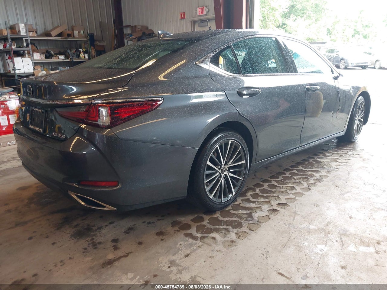 2022 LEXUS ES 350   · 4/11