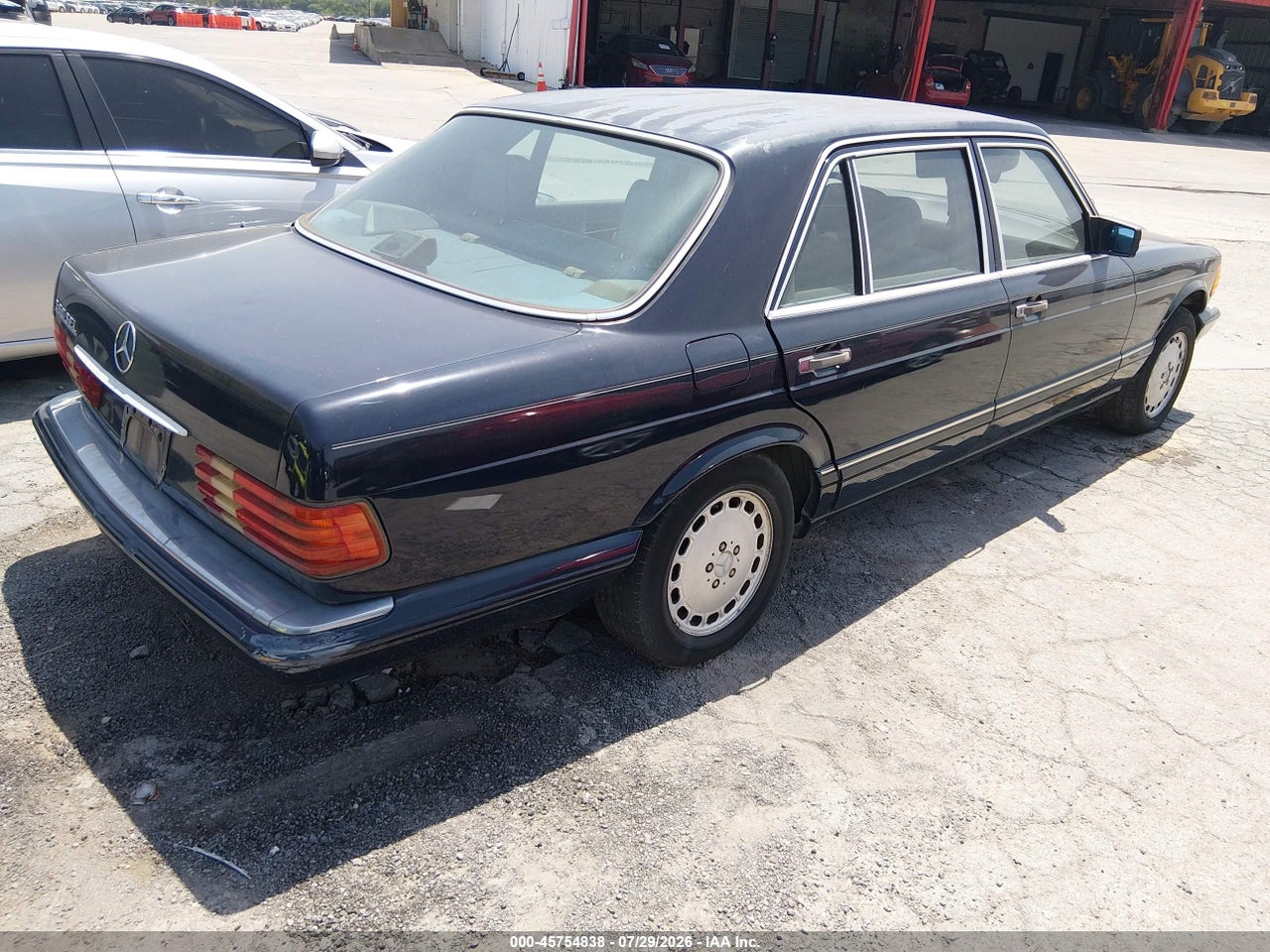 1989 MERCEDES-BENZ 560 SEL · 4/11