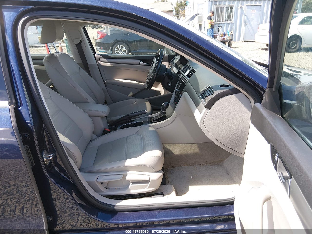 2015 VOLKSWAGEN PASSAT 2.0L TDI SE · 5/11