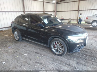 ZASFAKNN6J7****** · 2018 ALFA ROMEO STELVIO TI SPORT AWD