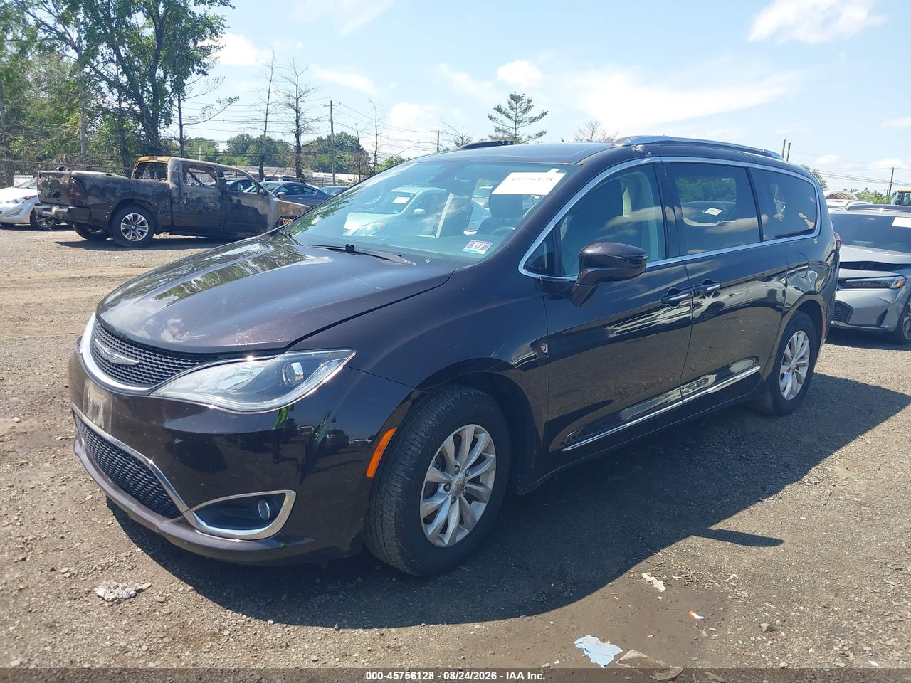 2019 CHRYSLER PACIFICA TOURING L · 2/11