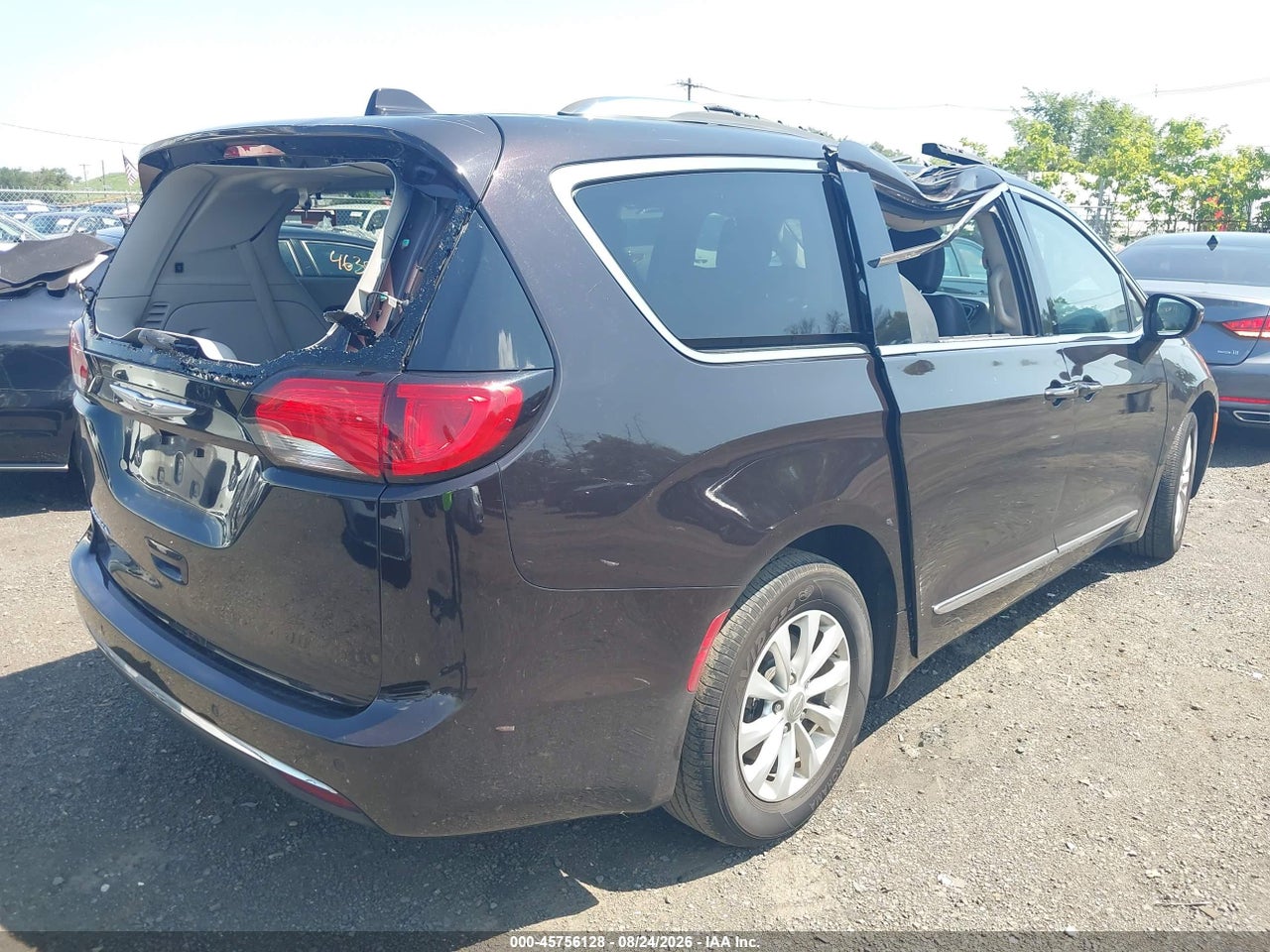 2019 CHRYSLER PACIFICA TOURING L · 6/11
