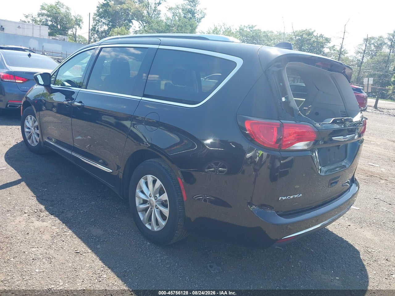2019 CHRYSLER PACIFICA TOURING L · 3/11