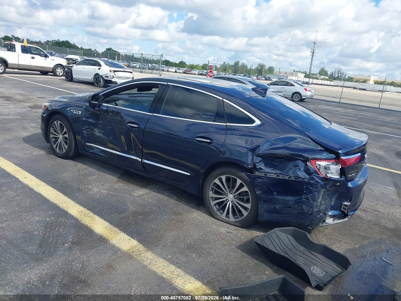 1G4ZP5SS8HU****** · 2017 BUICK LACROSSE ESSENCE · 3/11