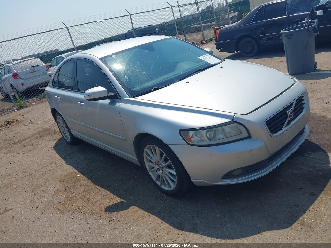 YV1382MS7A2****** · 2010 VOLVO S40 2.4I