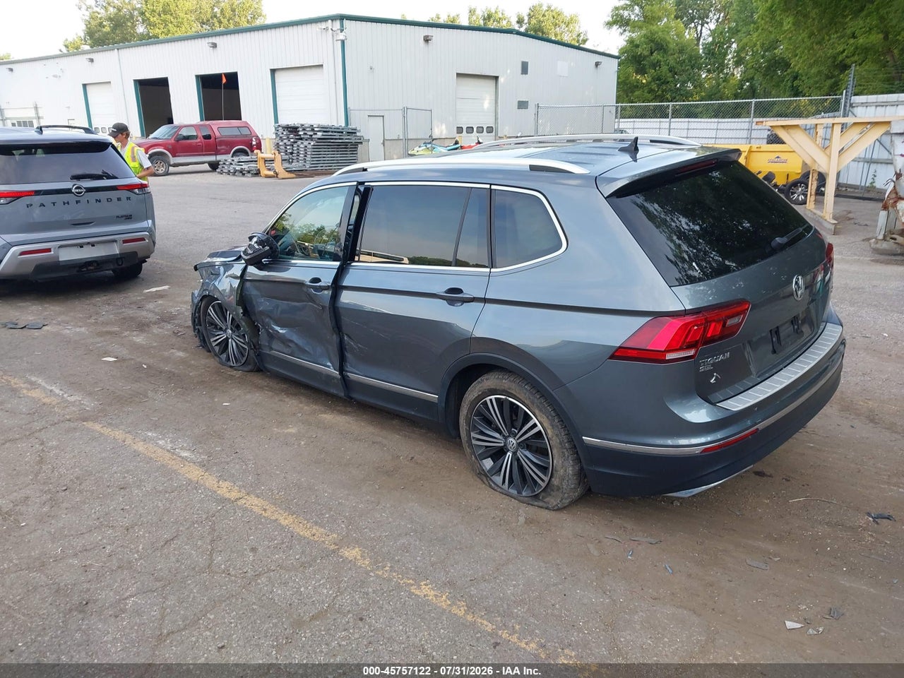 2018 VOLKSWAGEN TIGUAN 2.0T SE/2.0T SEL · 3/11