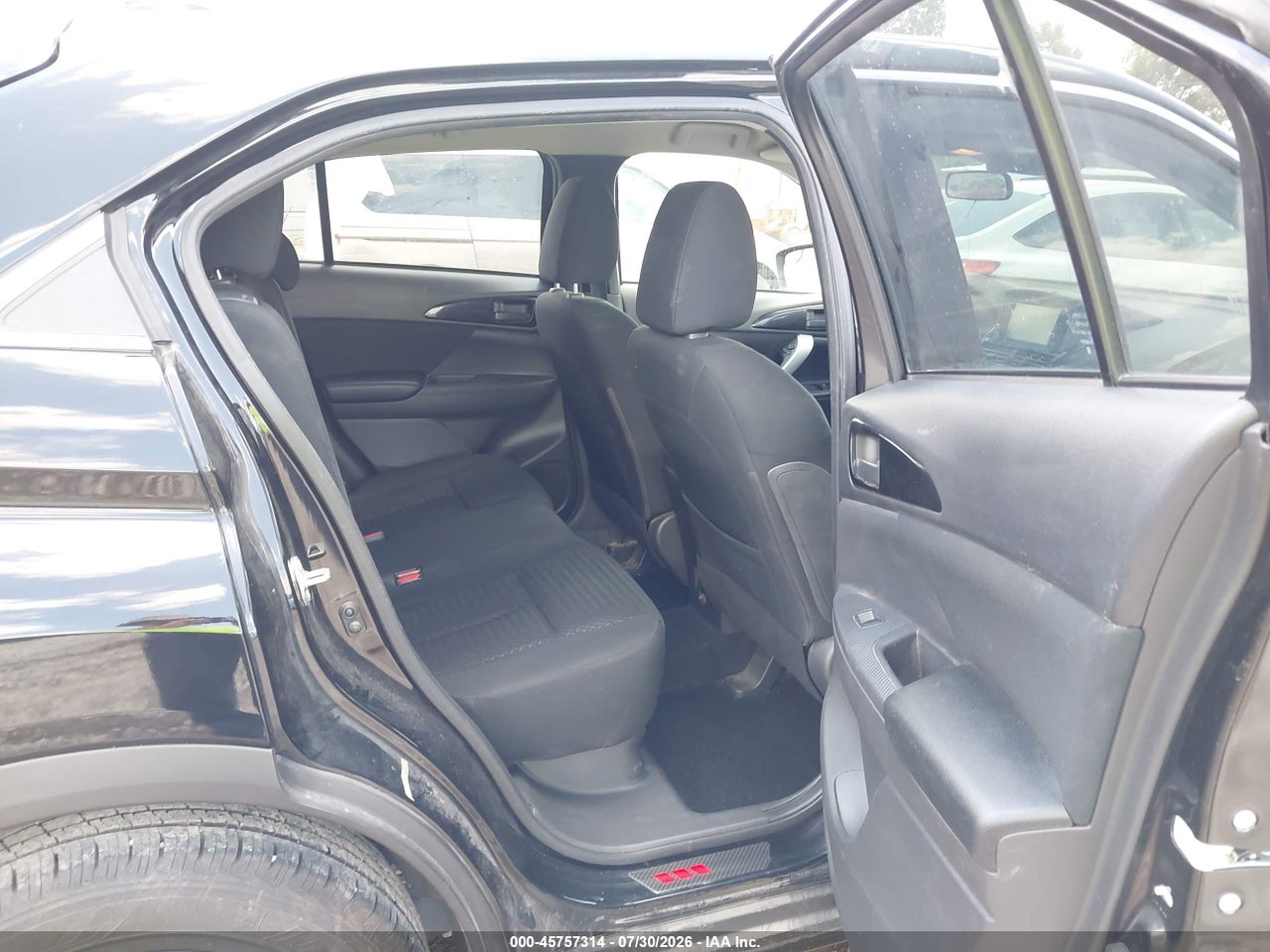 JA4ASUAA2NZ****** · 2022 MITSUBISHI ECLIPSE CROSS ES · 8/11
