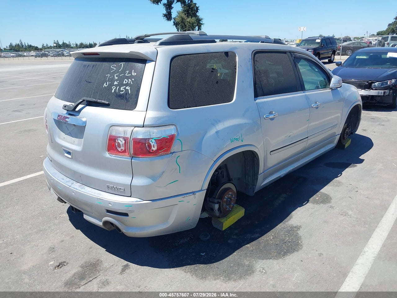 2011 GMC ACADIA DENALI · 4/10