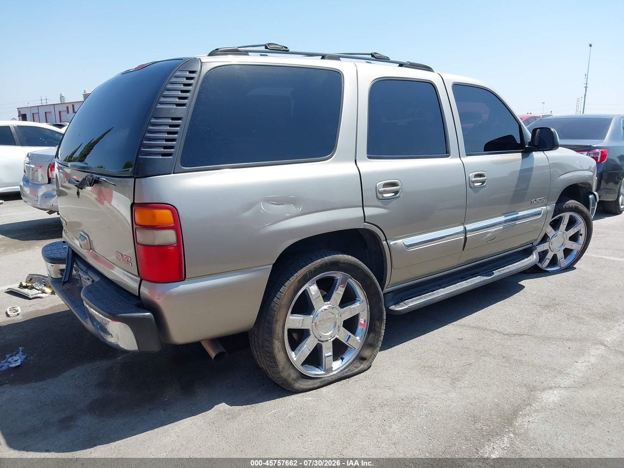 2003 GMC YUKON SLT · 4/10