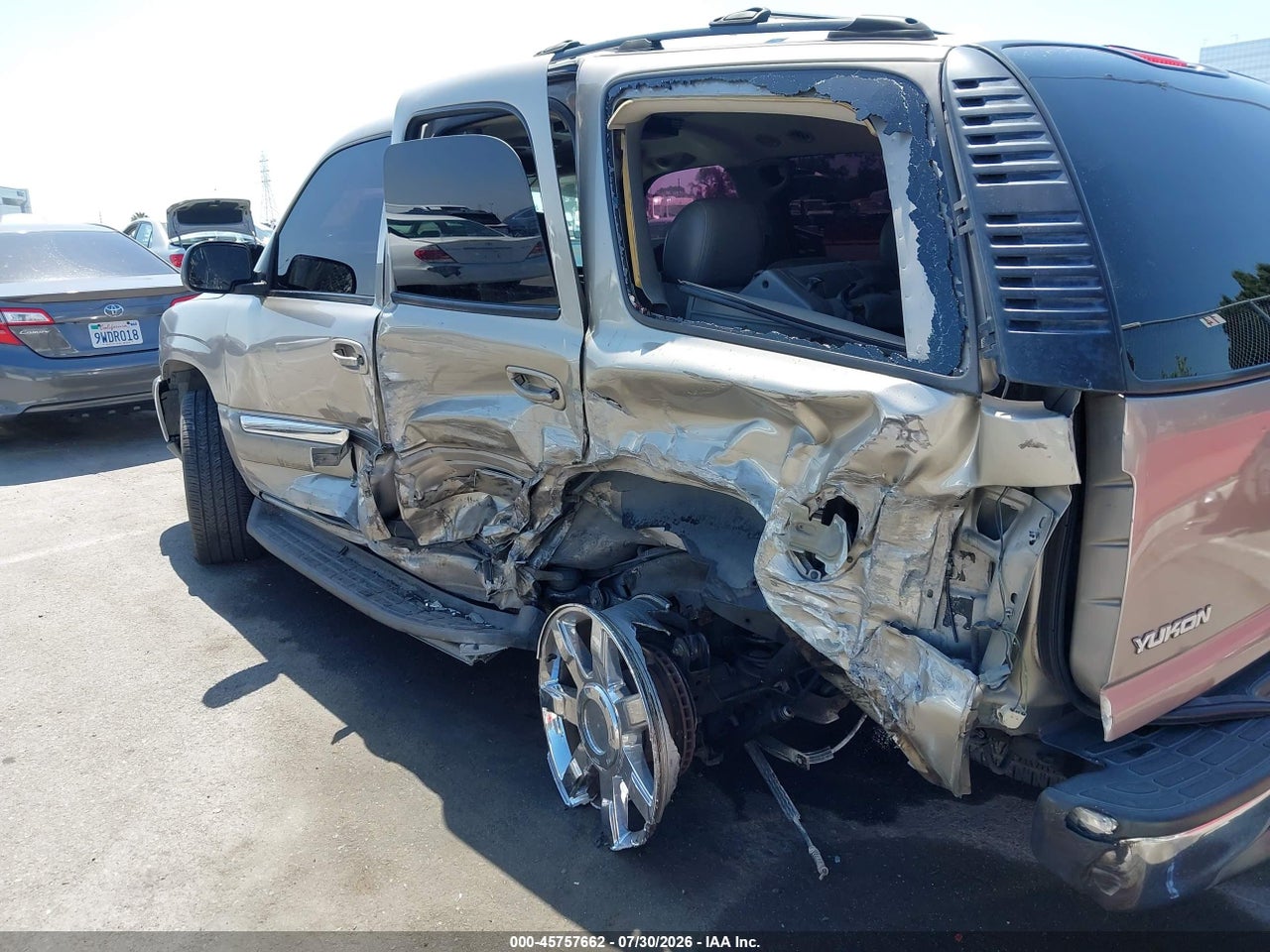 2003 GMC YUKON SLT · 6/10
