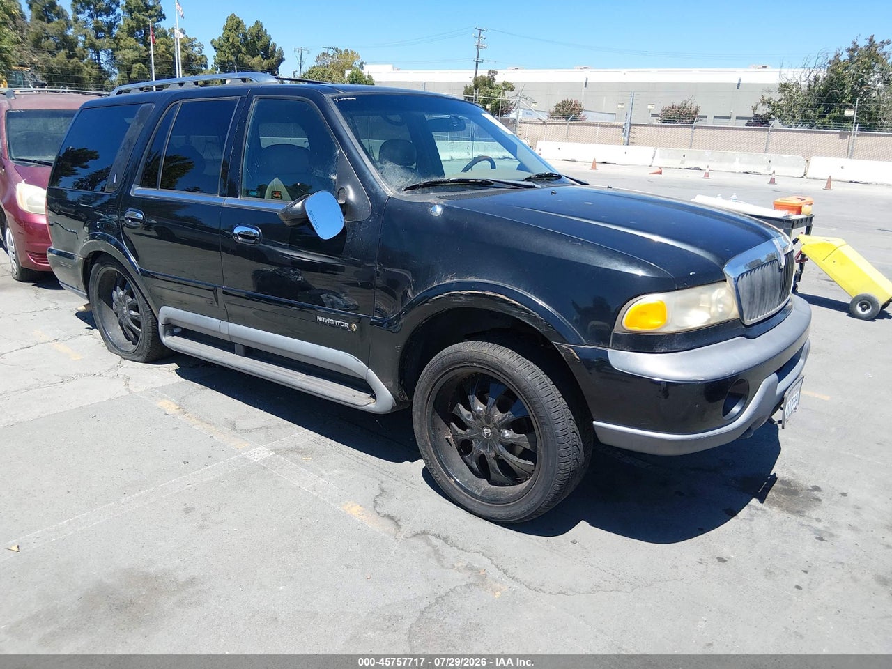 5LMPU28L8WL****** · 1998 LINCOLN NAVIGATOR