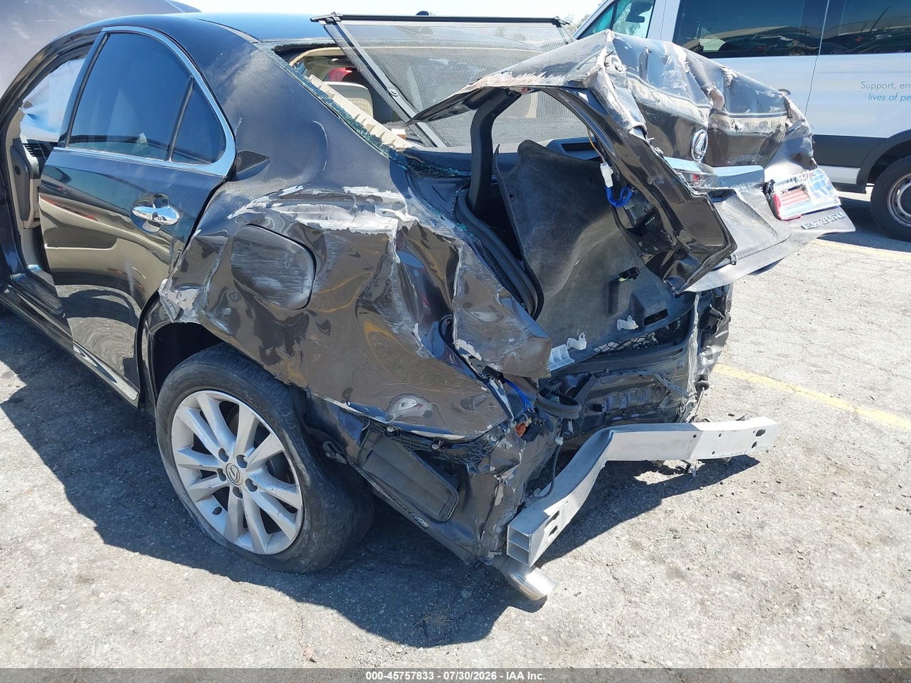 2011 LEXUS ES 350 · 6/11
