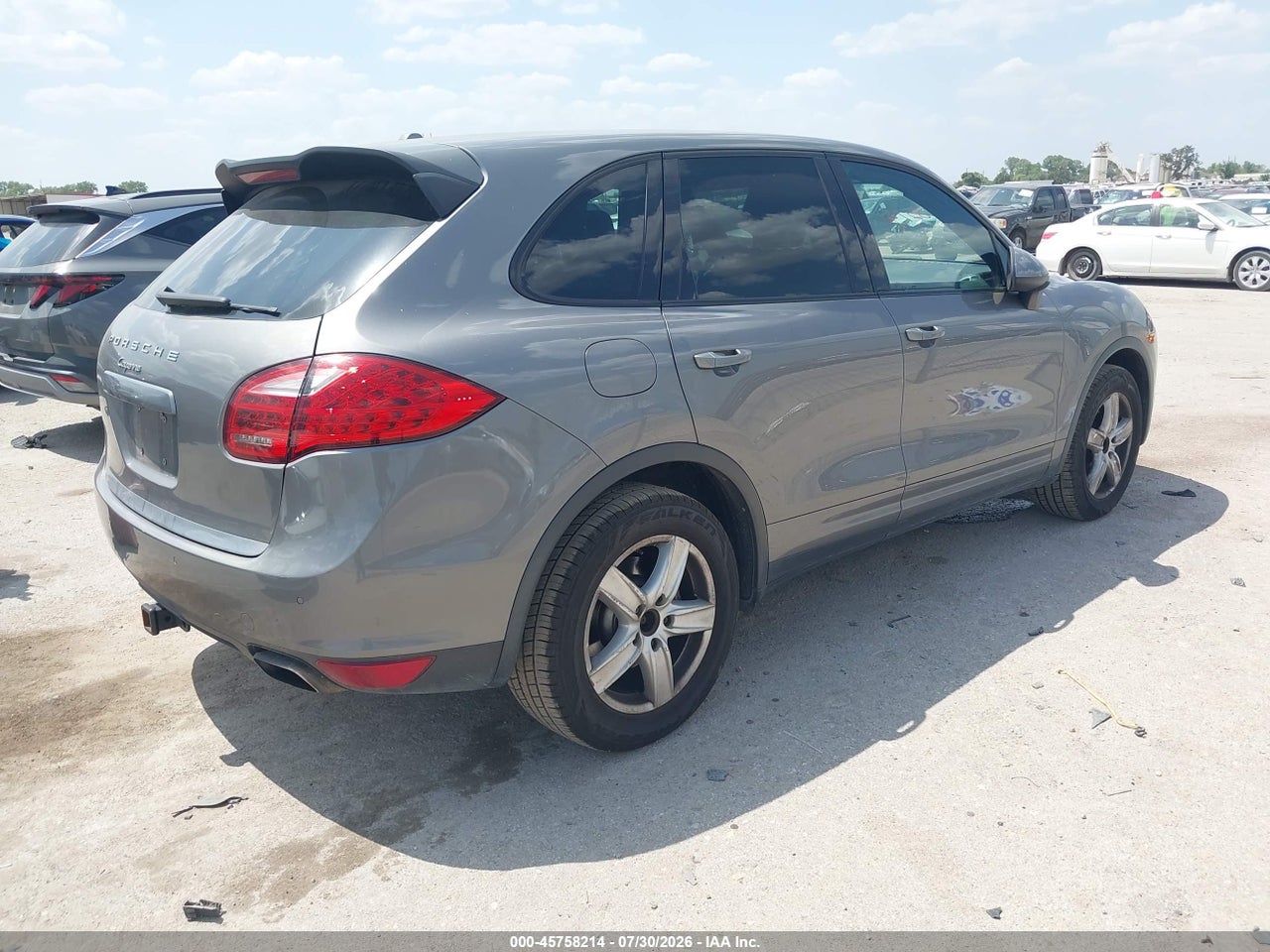 WP1AA2A22CL****** · 2012 PORSCHE CAYENNE   · 4/11