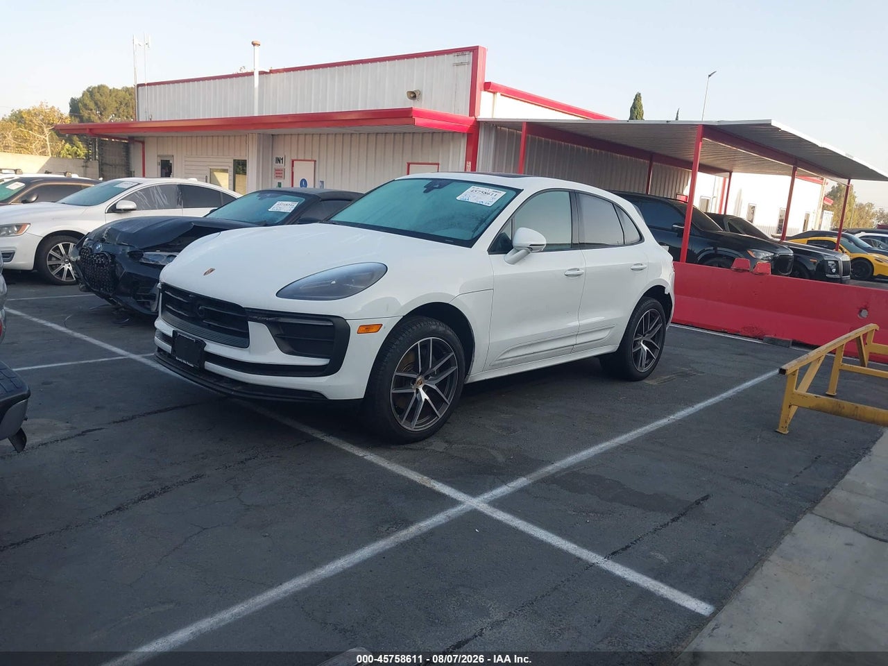 2024 PORSCHE MACAN T · 2/11