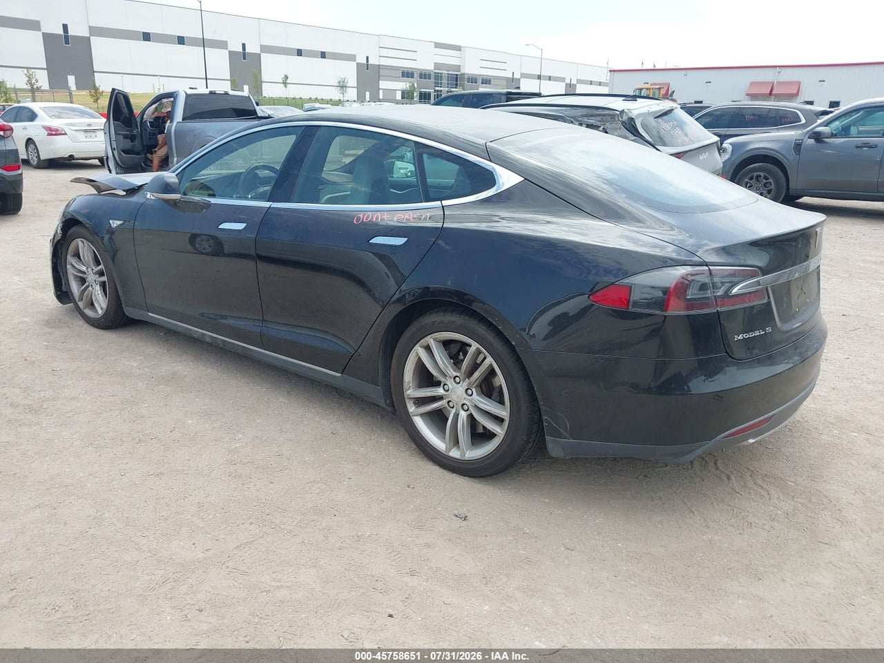 2015 TESLA MODEL S 70D/85D/P85D · 3/9