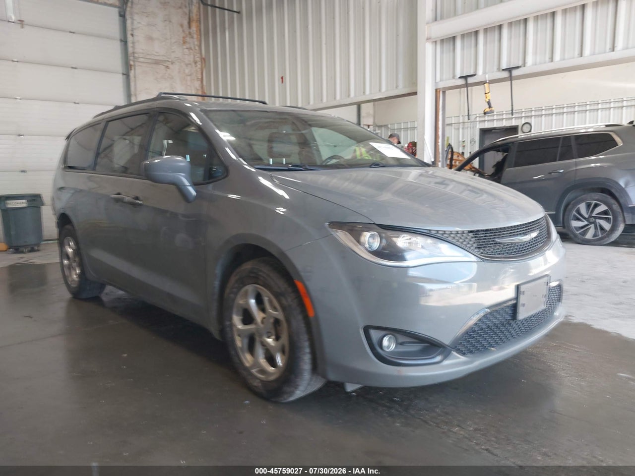 2C4RC3BG0LR****** · 2020 CHRYSLER PACIFICA AWD LAUNCH EDITION