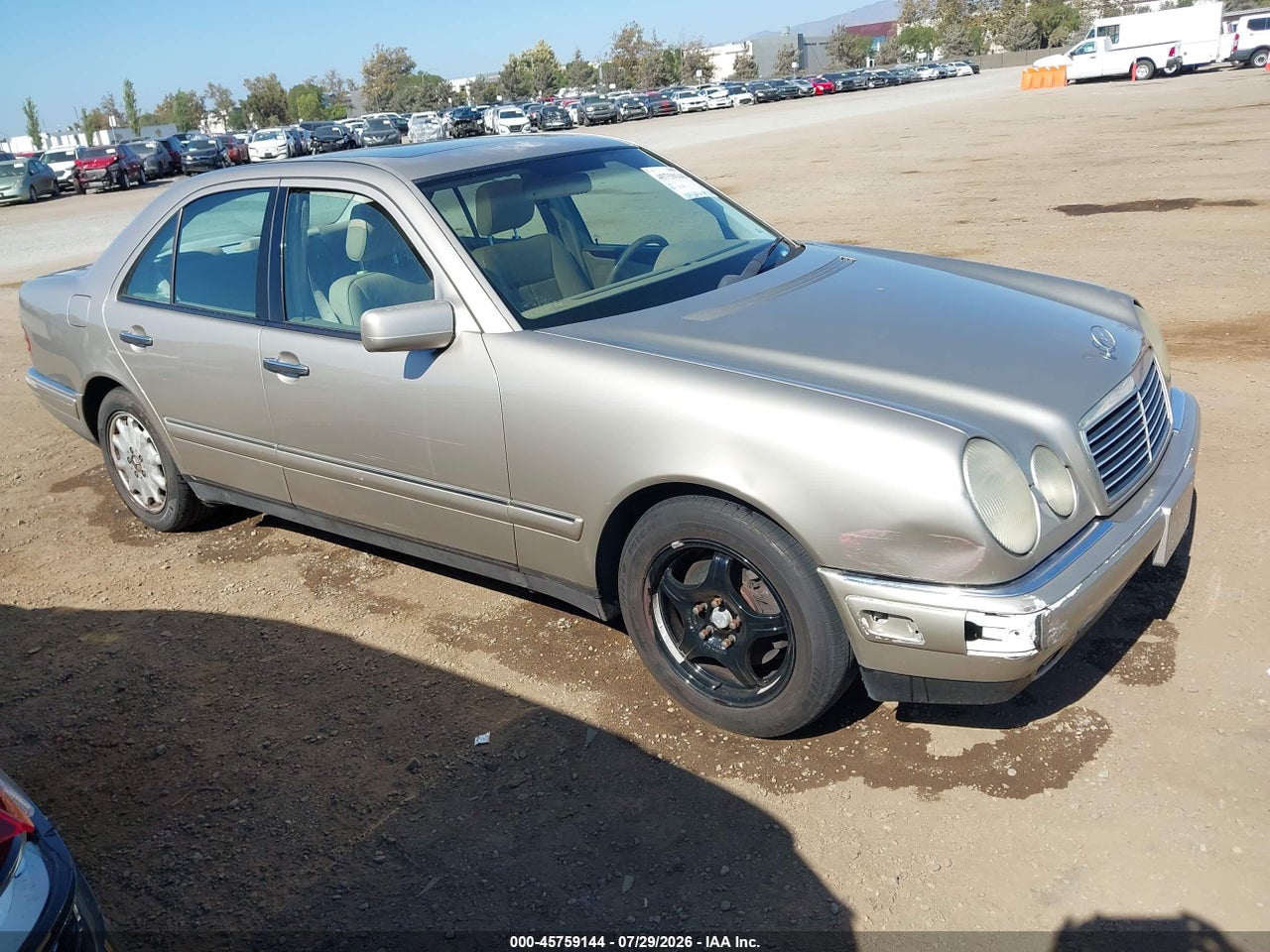 WDBJF65H5XA****** · 1999 MERCEDES-BENZ E 320