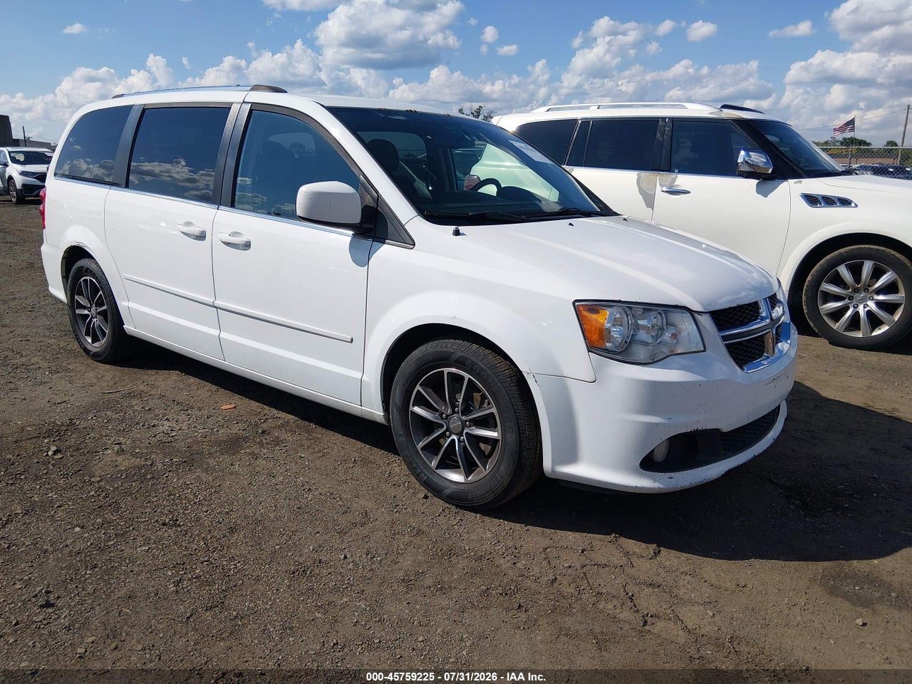 2C4RDGCG3HR****** · 2017 DODGE GRAND CARAVAN SXT