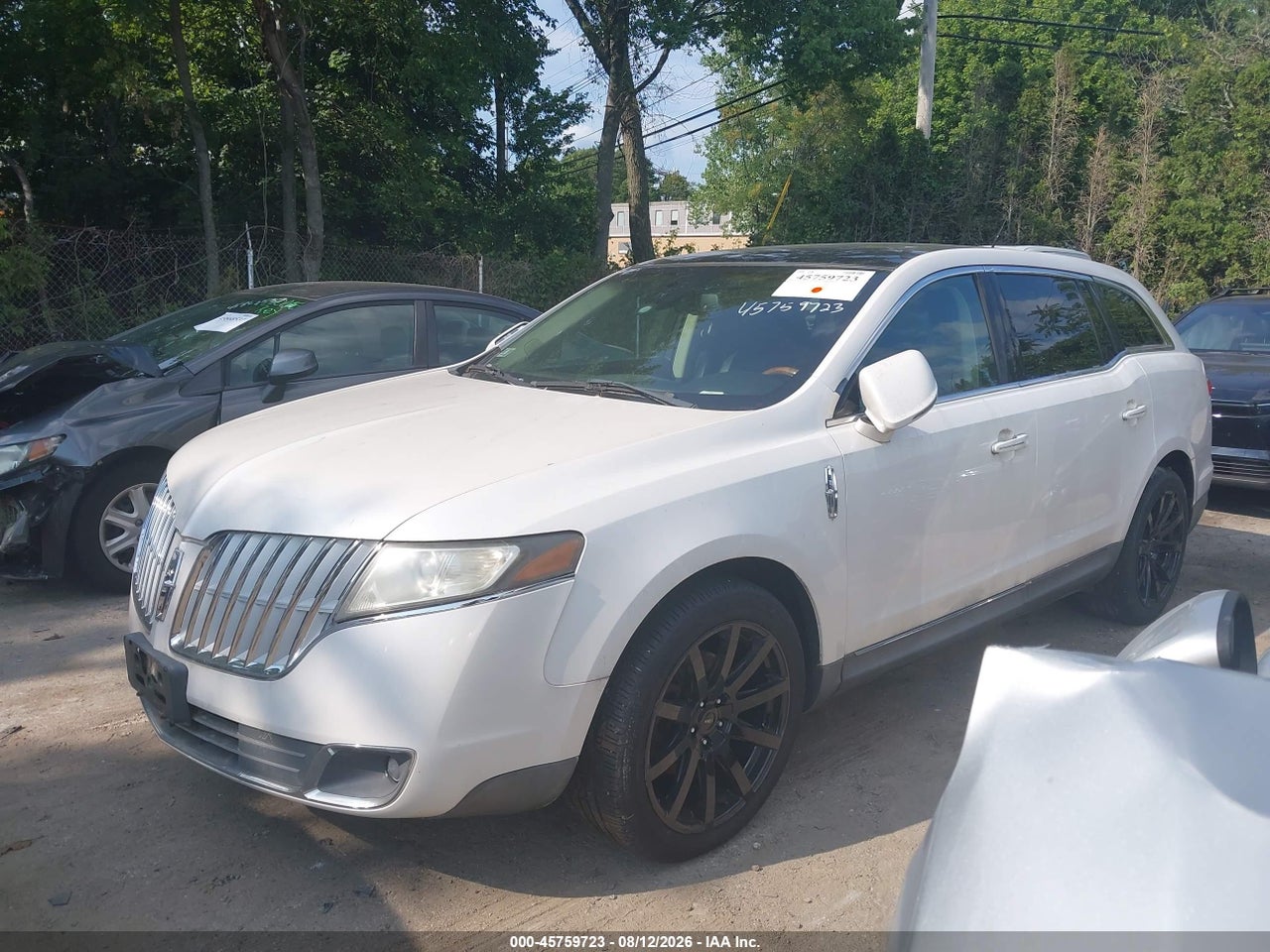 2010 LINCOLN MKT ECOBOOST · 2/11