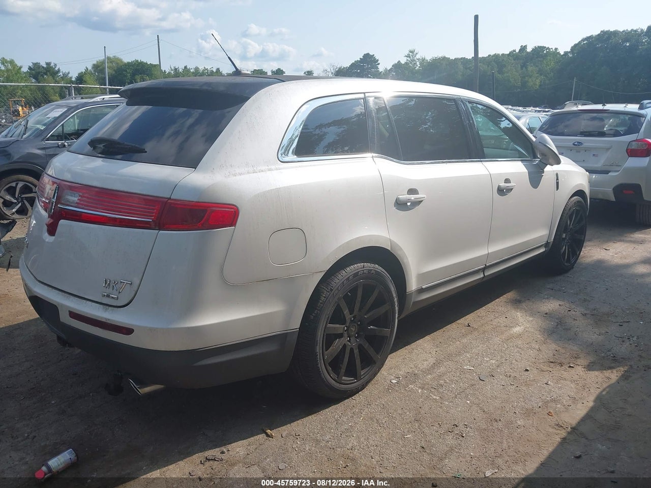 2010 LINCOLN MKT ECOBOOST · 4/11