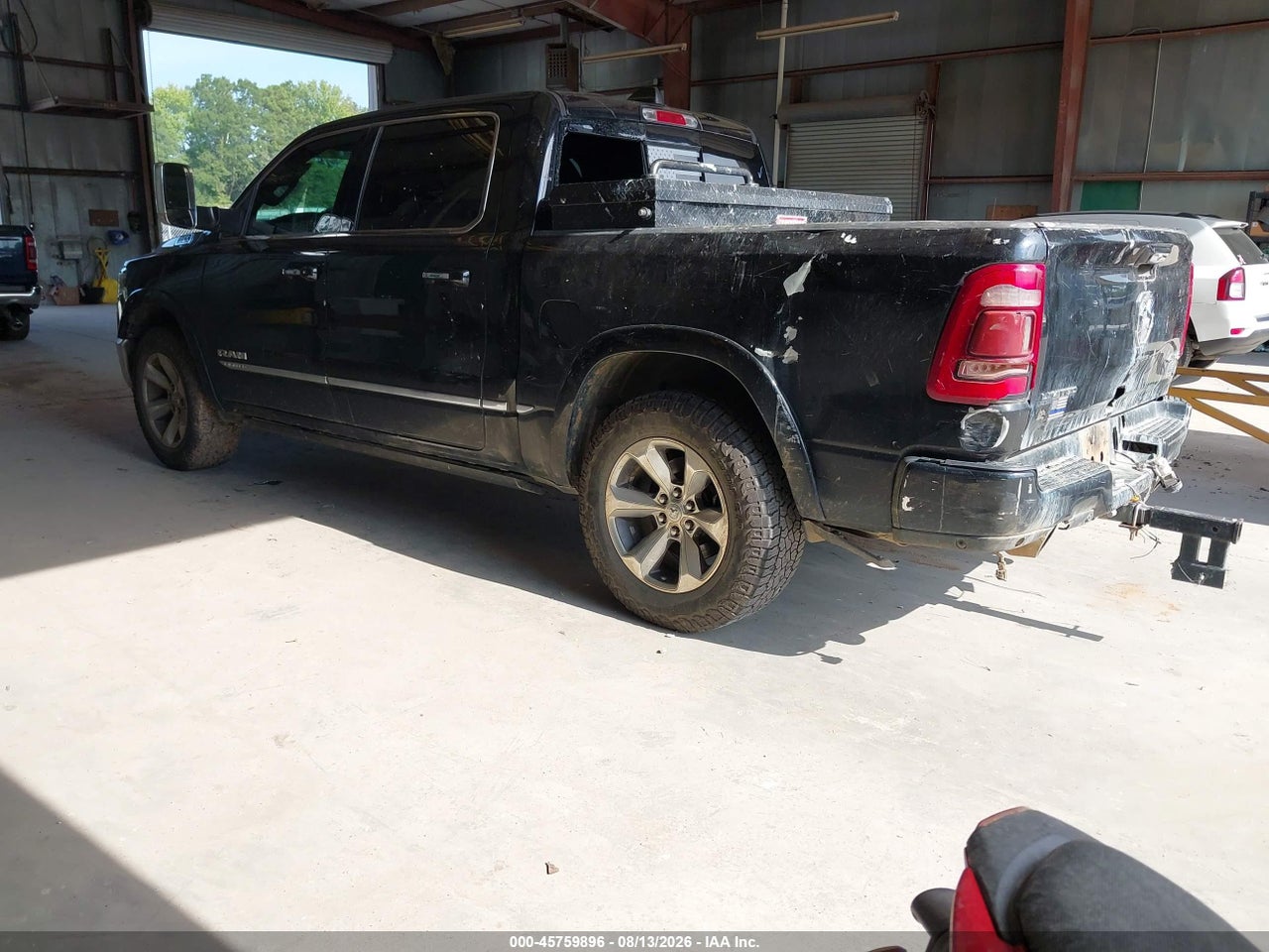 2019 RAM 1500 LIMITED  4X4 5'7 BOX · 3/11