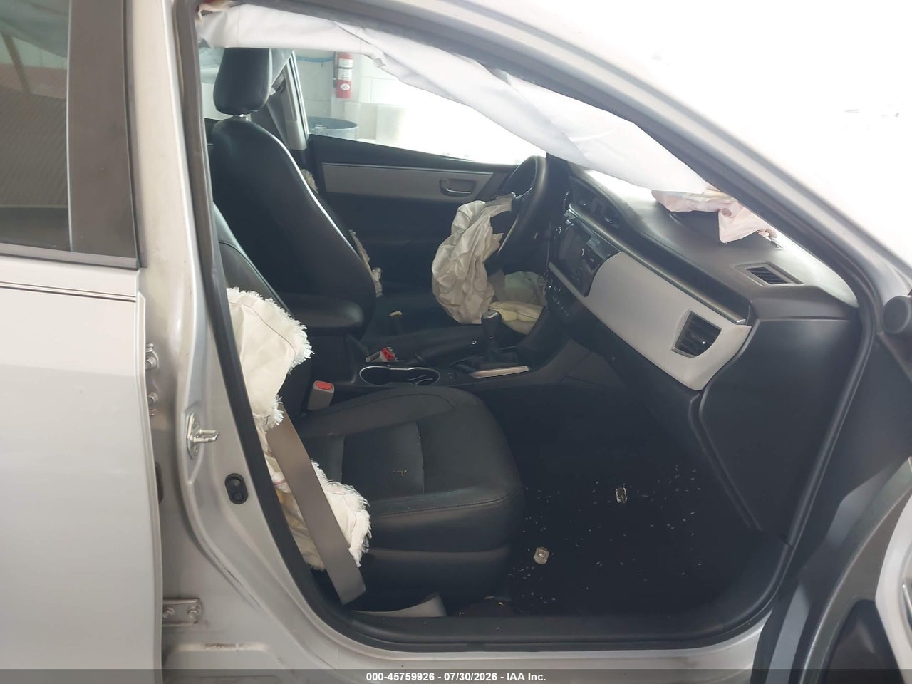 2015 TOYOTA COROLLA LE · 5/11