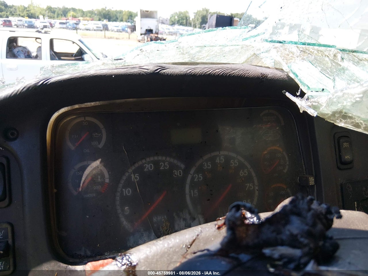 1FVACXCY1EH****** · 2014 FREIGHTLINER M2 106 MEDIUM DUTY · 6/11