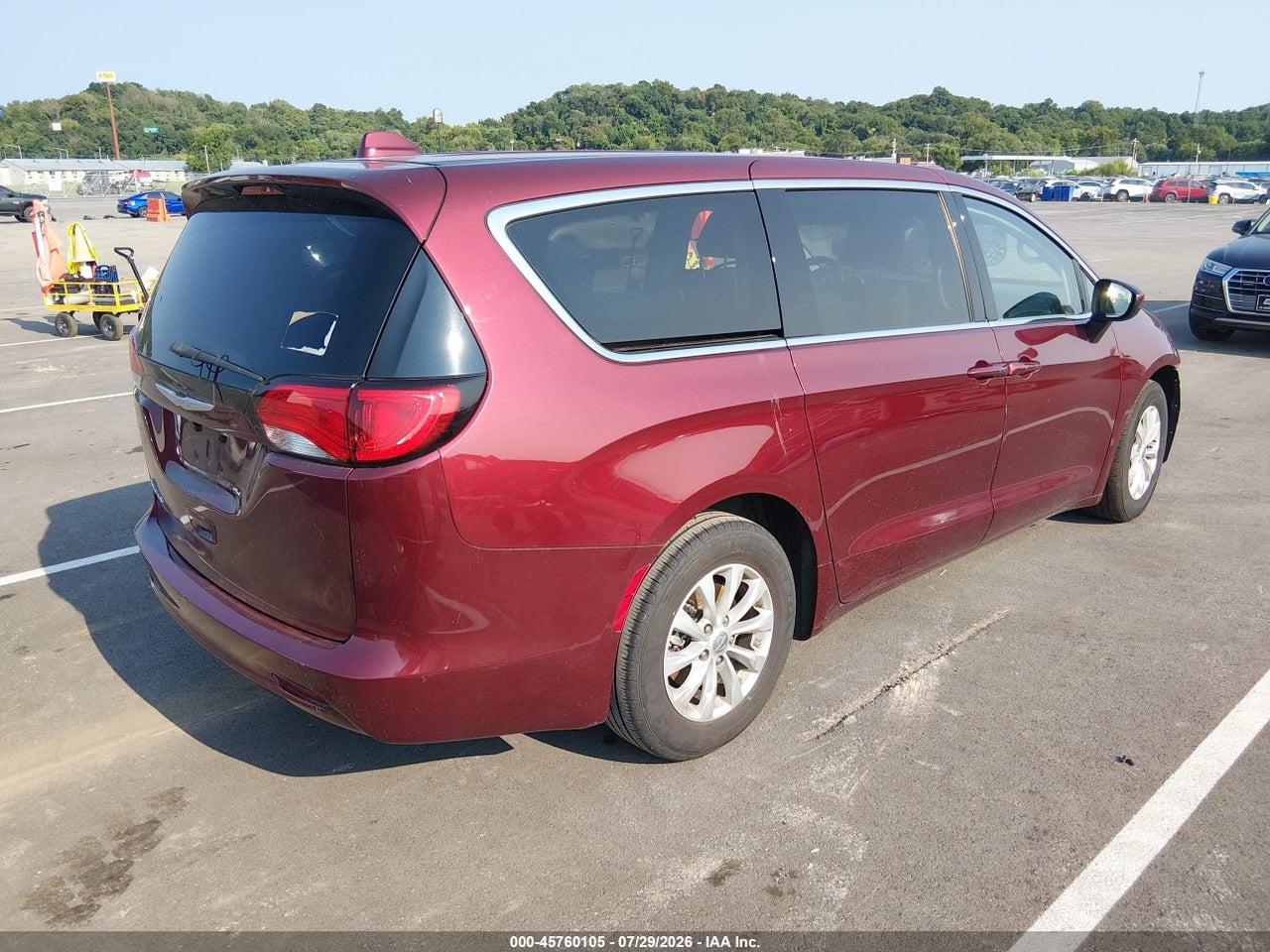 2017 CHRYSLER PACIFICA TOURING · 4/11