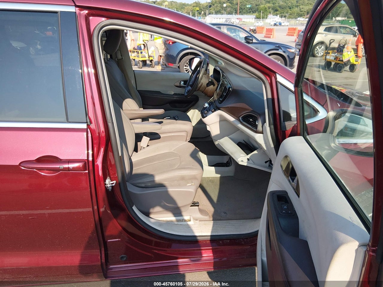 2017 CHRYSLER PACIFICA TOURING · 5/11