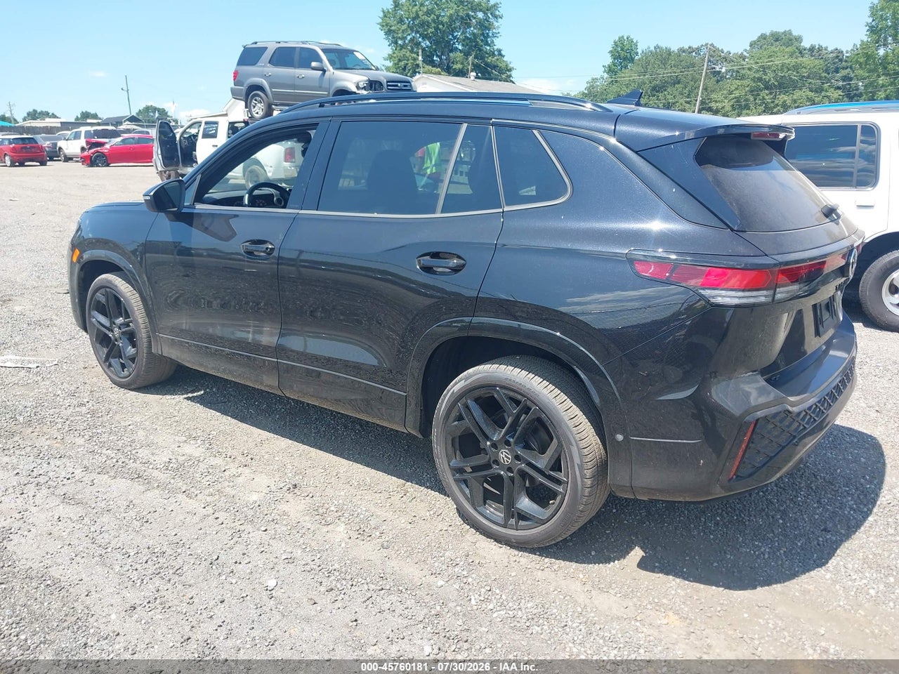 2025 VOLKSWAGEN TIGUAN 2.0T SE R-LINE BLACK · 3/11